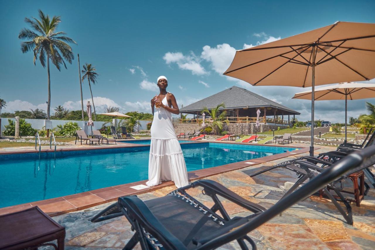 Lemon Beach Resort Elmina Ngoại thất bức ảnh