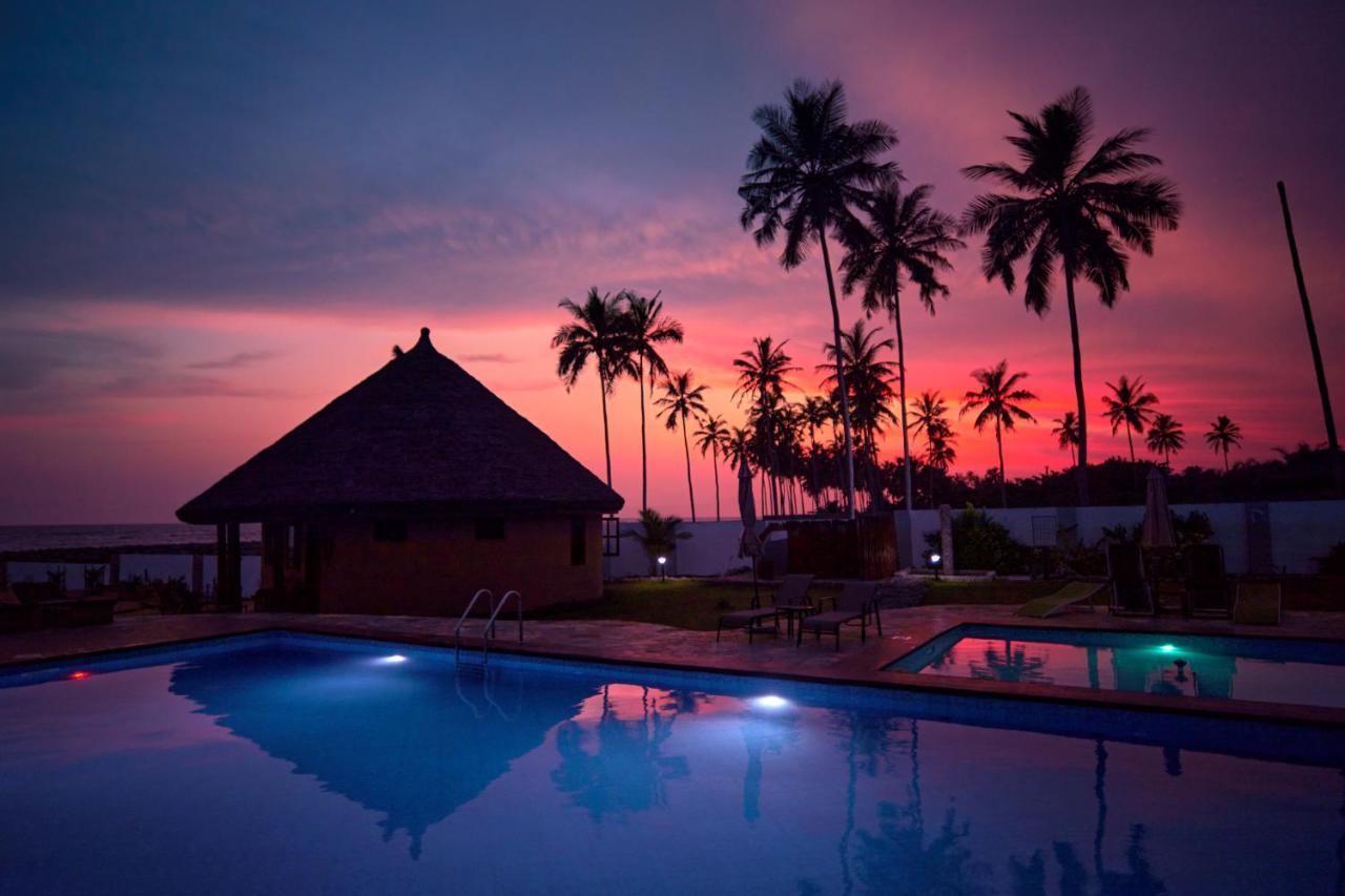 Lemon Beach Resort Elmina Ngoại thất bức ảnh